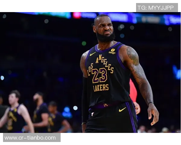 诺曼鲍威尔状态低迷14投仅4中贡献17分4篮板2抢断并有5次失误正负值为负8 诺曼鲍威尔状态低迷14投仅4中贡献17分4篮板2抢断并有5次失误正负值为负8