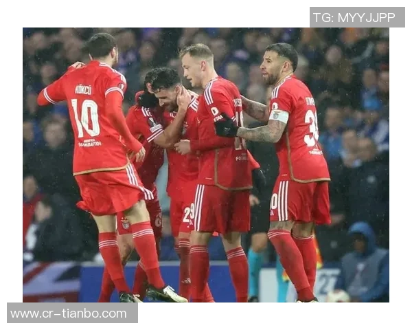 罗马队史第二次欧联杯主场首战失利回顾与88至89赛季的对比分析 罗马队史第二次欧联杯主场首战失利回顾与88至89赛季的对比分析